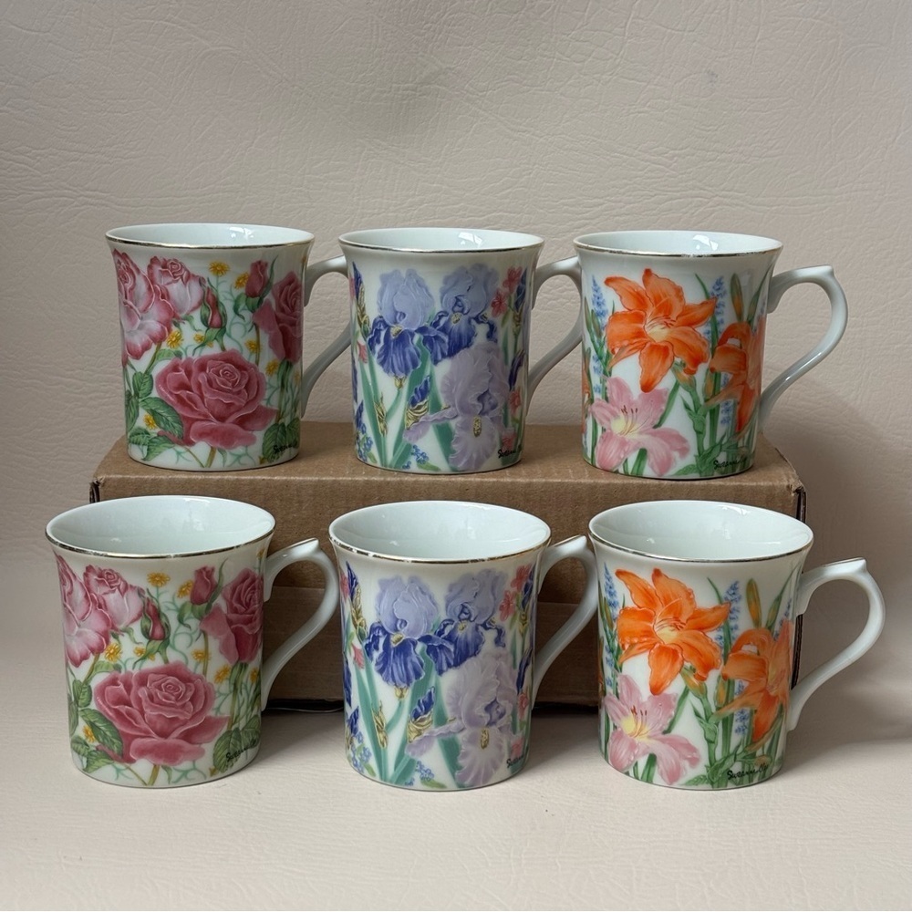 Lenox 1995 Flower Blossom
Collection Suzanne Clee Set
6Cups/Mugs Gold Trim